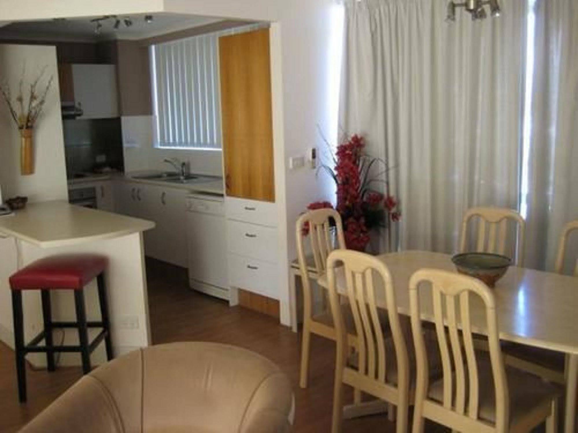 Foreshore Beachfront Apartments Gold Coast Buitenkant foto