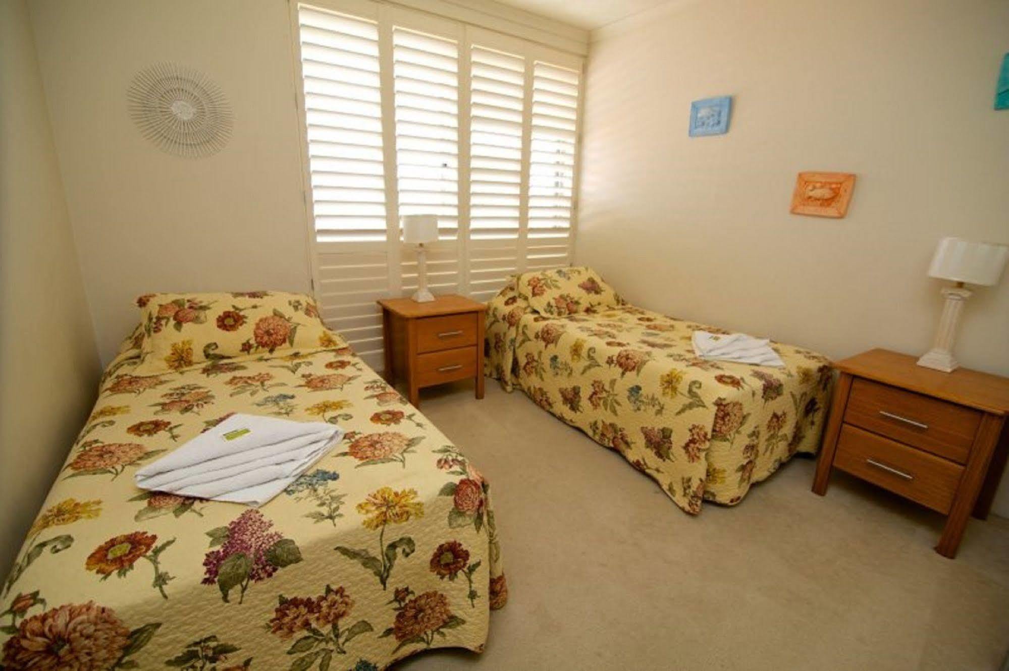 Foreshore Beachfront Apartments Gold Coast Buitenkant foto